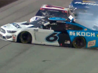 Американский пилот выжил в страшной аварии на финише гонки Daytona 500 - «Спорт»