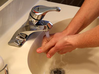 Инфекционисты: простые правила помогут вам не заразиться коронавирусом - «Медицина»