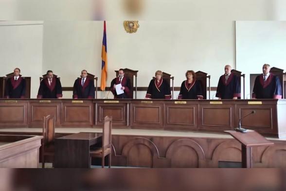 Конституционный суд опубликует «перлы» безграмотности властей - «Видео Новости»