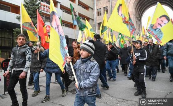Курды Армении митинговали перед офисом ООН - «Политика»