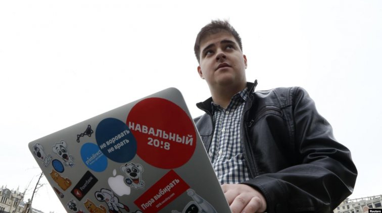 Айтишник, который раскрывал личности силовиков попался с наркотиками - «Новости дня»