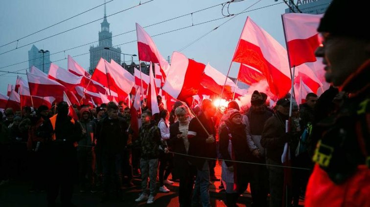 Белорусы стали меньше дружить с россиянами по заказу из Польши - «Политика»