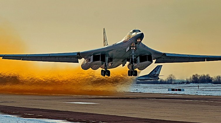 «Белый лебедь» Ту-160 вооружат гиперзвуковыми «Кинжалами» - «Новости дня»