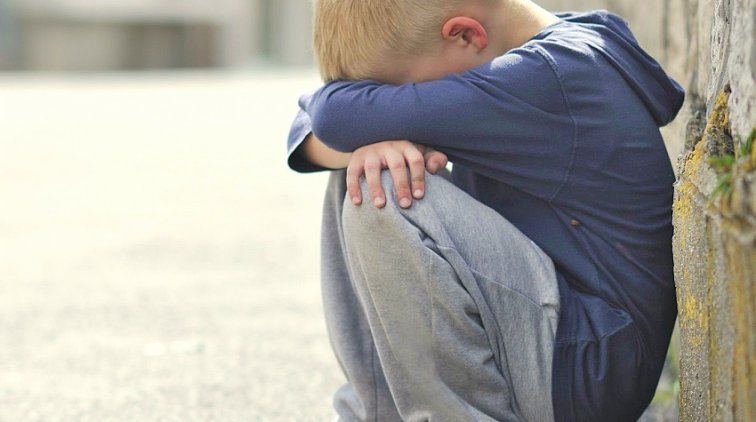 Коммунист-функционер и соцработники взаимно обвиняют друг-друга в избиении детей - «Новости дня»