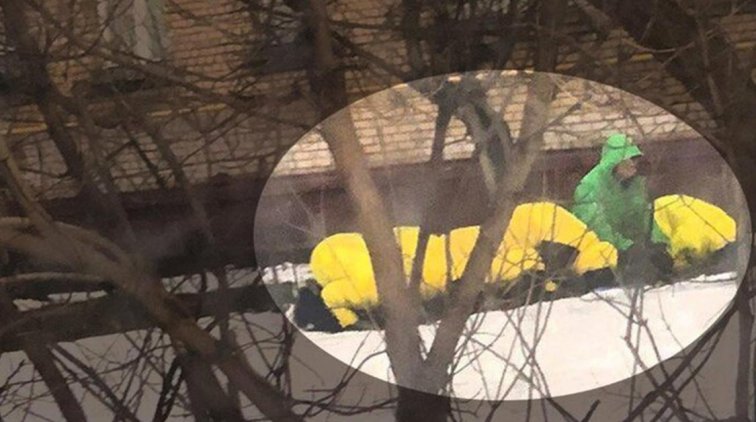 Москвичи пожаловались на совершающих намаз доставщиков еды - «Новости дня»