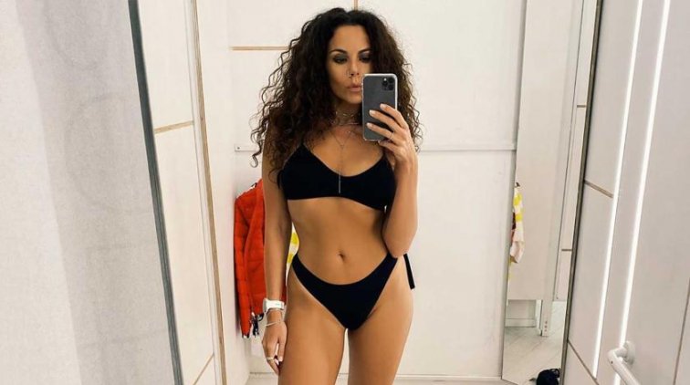 Муж застукал: Каменских в наряде с огромным декольте развлеклась с мужчиной - «Культура»