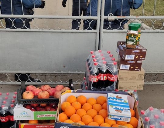 Переселенцы из Донецка доставили продукты эвакуированным из Уханя - «Новости дня»
