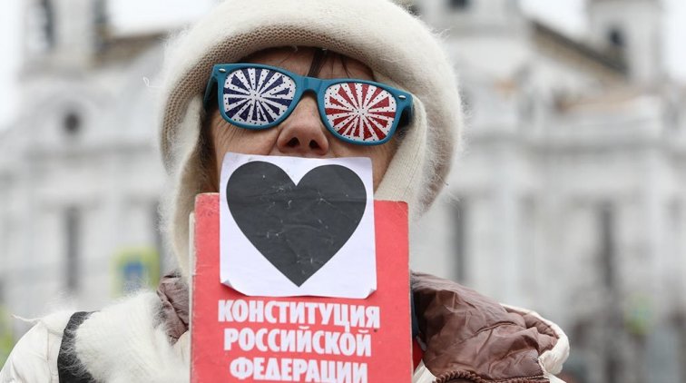 Правка Конституции как политическое фрик-шоу - «Новости дня»