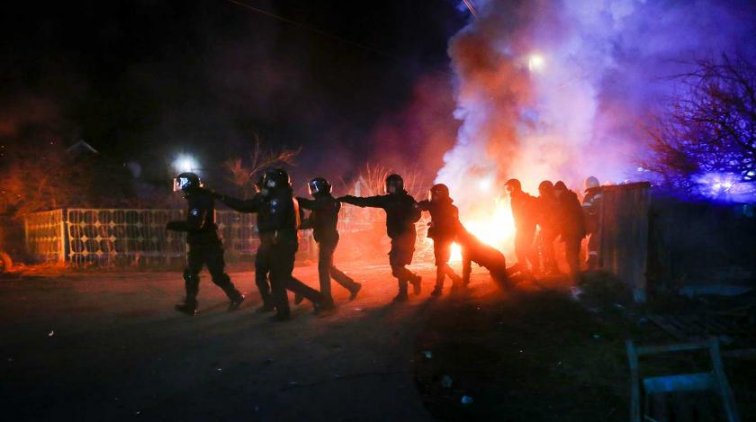 Премьер Украины назвал зачинщиков волнений из-за коронавируса - «Политика»