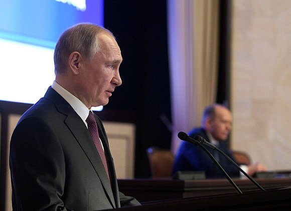 Путин: Подчиненных должно «потряхивать» - «Новости дня»