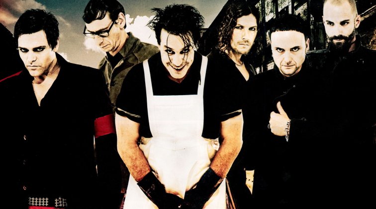 Российские девушки снялись в порноклипе солиста Rammstein. Теперь они получают угрозы - «Новости дня»