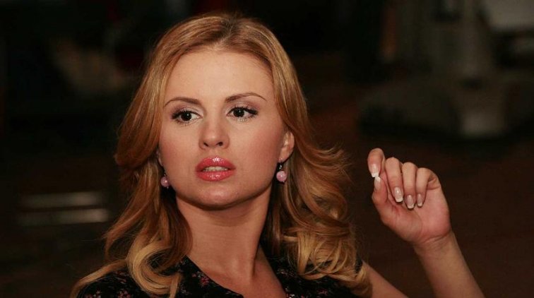 Семенович вывалила грудь после операции - «Культура»