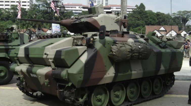 Советский Т-72 дал бой турецкому БТР - «Армия»