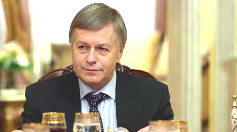 Украинцы держали российских артистов в автобусе без еды и воды - «Украина»