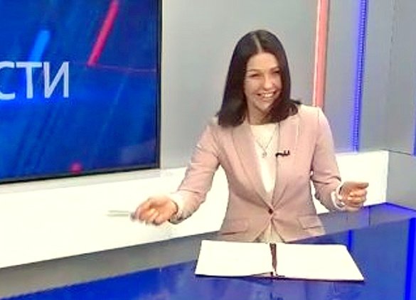 Ведущая Вестей не смогла сдержать смех, узнав о суммах новых социальных выплат - «Новости дня»