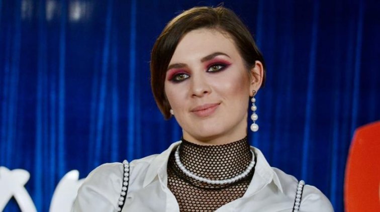 Затравленная украинцами за поздравление с 23 февраля Maruv взбесилась - «Культура»