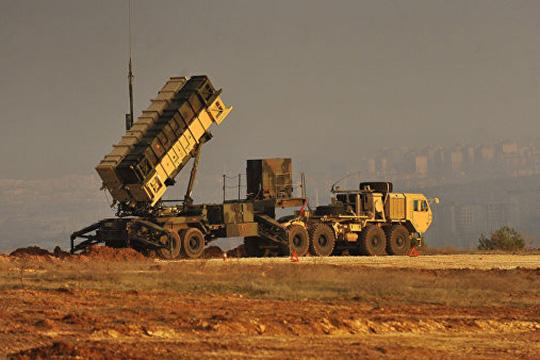 Министр обороны Турции допустил поставку ЗРК Patriot на границу с Сирией - «Армия»