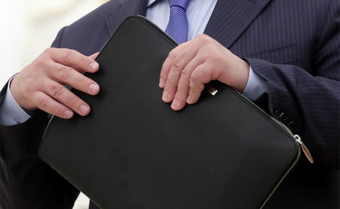 Народ все стерпит: Путинские чиновники шикуют, потому что им можно - «Последние новости»