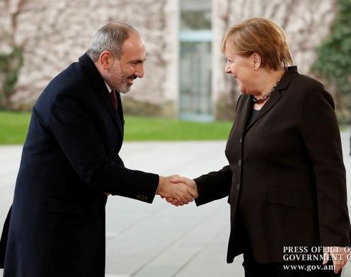 Никол Пашинян и Ангела Меркель выступили с заявлениями для представителей СМИ - «Политика»