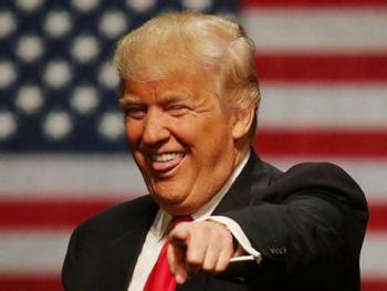 Трамп желает остаться пожизненным президентом - «Видео Новости»
