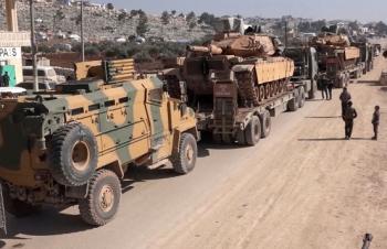 Турецкая армия наносит удары по курдам в Сирии - «Политика»