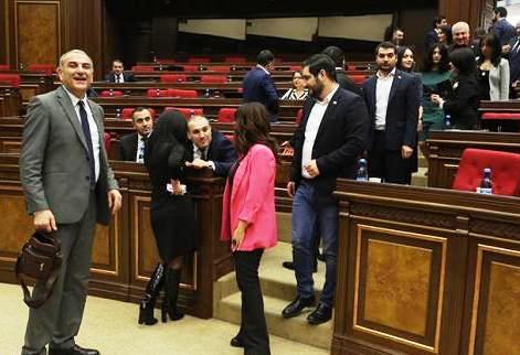 Что такое "предательство" и как его понимают в парламенте Армении - «Общество»
