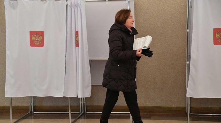Голосование по поправкам в Конституцию могут перенести - «Политика»