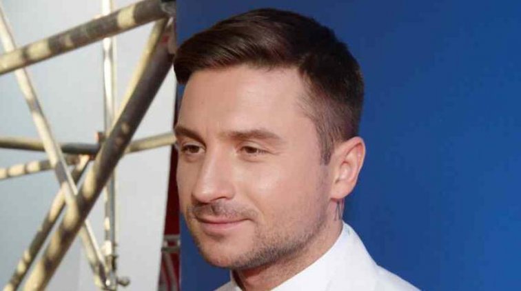 Лазарев агрессивно защитил девушку от поэта-песенника - «Культура»