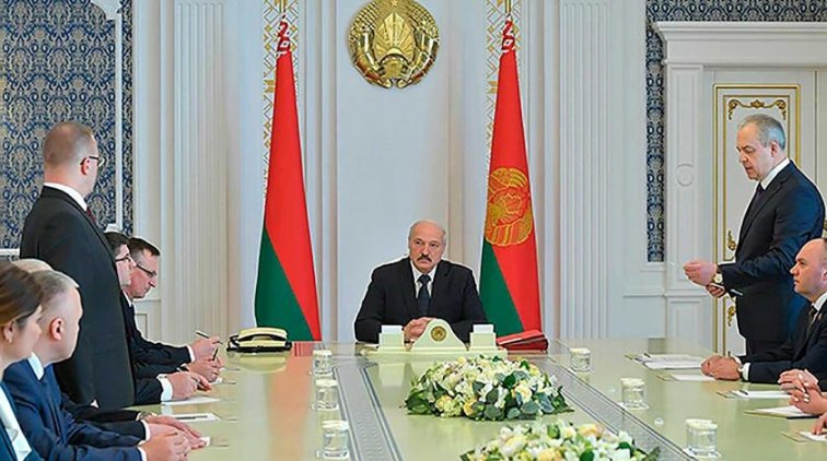 Лукашенко нашел лекарство от китайского коронавируса - «Политика»
