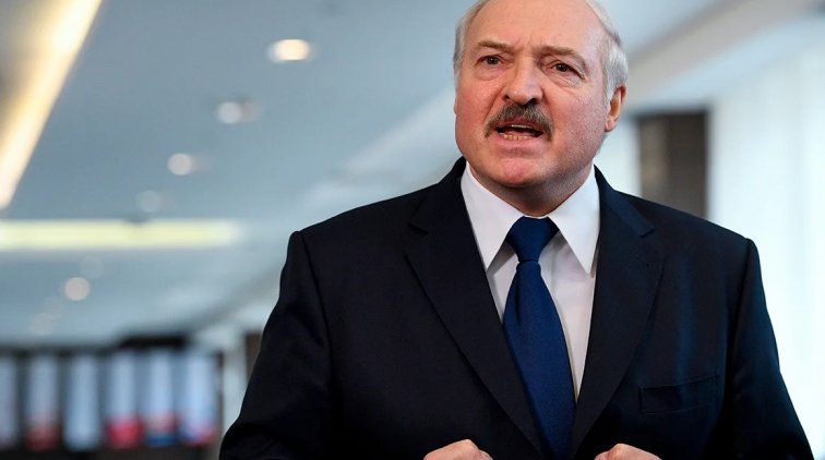Лукашенко отказался эвакуировать на родину ослушавшихся белорусов - «Новости дня»
