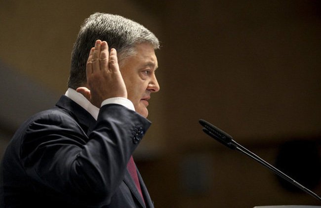 Порошенко сбежал за границу накануне допроса - «В мире»