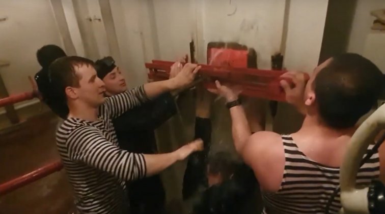 Тренировка по борьбе за живучесть корабля в преддверии игр «Кубок моря-2020» - «Новости дня»