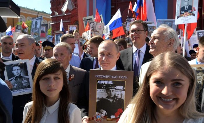 В поправках в Конституцию Путин отрекся от отца-фронтовика - «Новости дня»