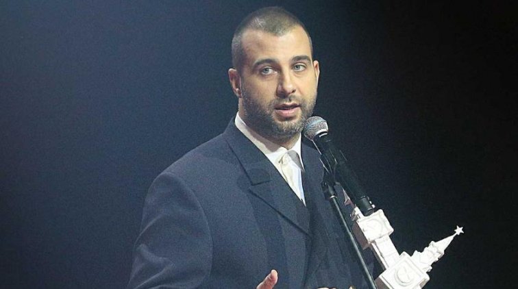 В женском платье и серьгах: Ургант кардинально изменился - «Культура»