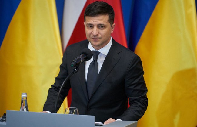 Зеленский: «Экономика Украины споткнулась и рискует проехать лицом по земле» - «В мире»