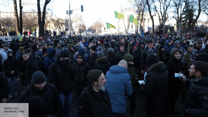 На Украине начались массовые увольнения: эксперты предупреждают об угрозе бунтов - «Новости дня»