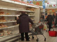 Россияне из-за коронавируса сметают продукты в магазинах рекордными темпами - «Россия»