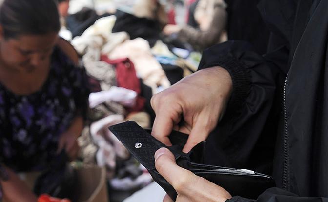 Рубль будут девальвировать и дальше, объясняя нам, что это правильно - «Последние новости»