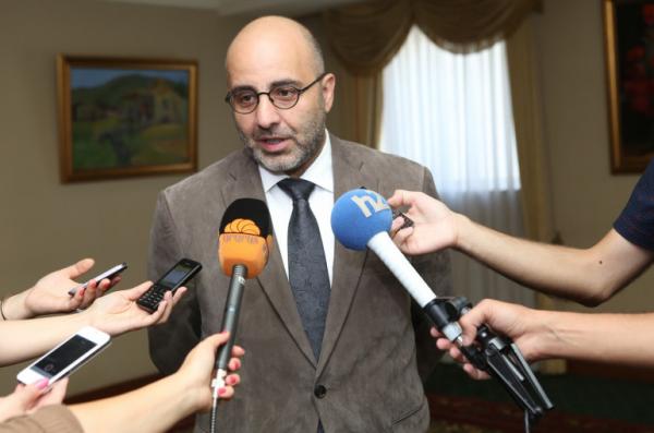 Рубль рухнул, экономика Армении вздрогнула: мнение экономиста - «Политика»