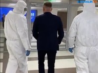 С совещания сахалинского губернатора люди в защитных костюмах по ложному доносу забрали "подозреваемого" в коронавирусе (ВИДЕО) - «Россия»