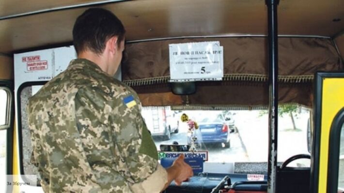 «Теперь ты десятый, а я поеду»: в Киеве пассажир выставил из автобуса водителя - «Новости дня»