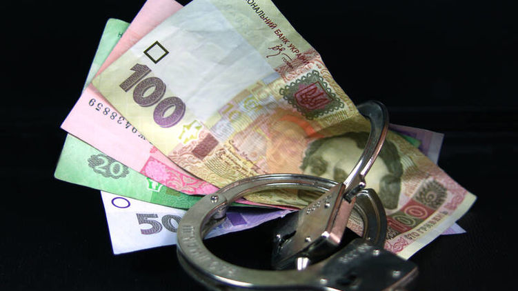 В Украине развернули аферу на коронавирусе. С карточек пенсионеров снимают 1000 гривен - «Новости дня»