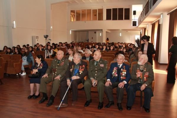 Ветераны Великой Отечественной войны поделились своими воспоминаниями на «Уроке Победы» в Армении - «Общество»
