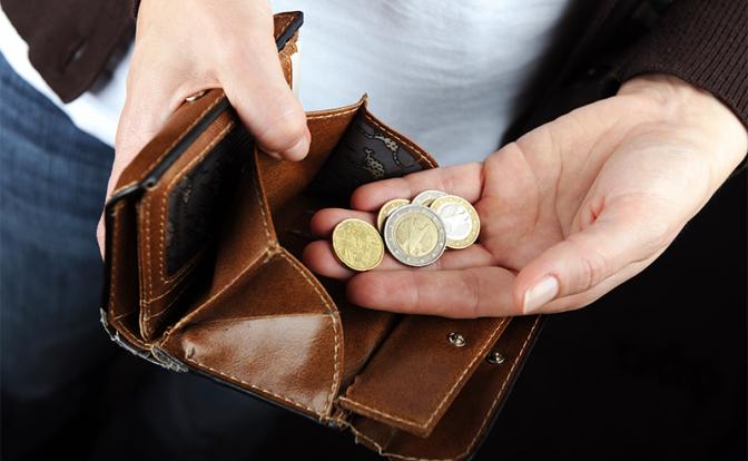 Денег нет, держаться больше не за что - «Последние новости»