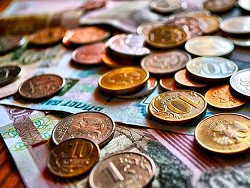 Евро за 82, доллар за 77: назван возможный сценарий - «Новости дня»