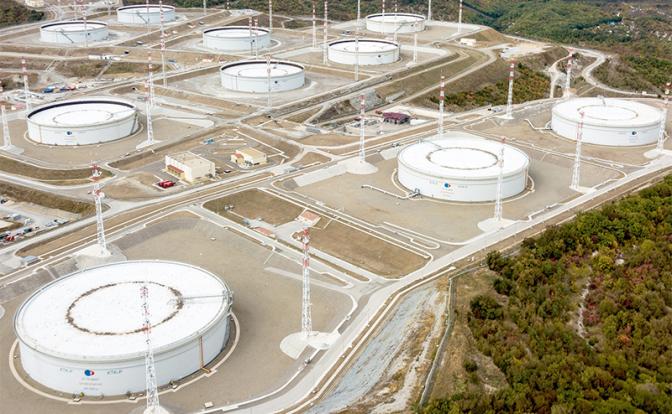 Кошмар РЖД: Россия готовится заливать нефть в железнодорожные цистерны - «Последние новости»