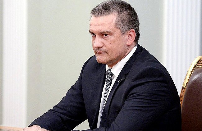 «Другого выхода нет»: Аксенов закрыл Крым - «Власть и Общество»
