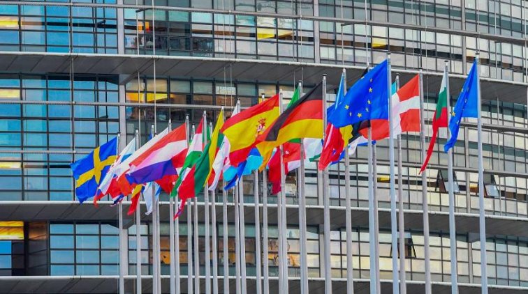 Евросоюз потратит 2 миллиона на пропаганду в России - «Политика»