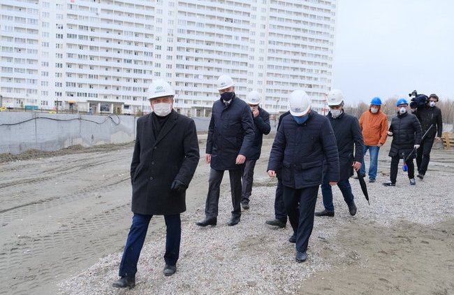 Губернатор Новосибирской области проверил соблюдение противоэпидемических мер на объектах строительства - «Экономика и бизнес»