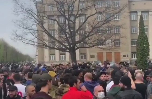 «Это начало безвластия, безвременья»: Кричевский о митингах против самоизоляции - «Власть и Общество»